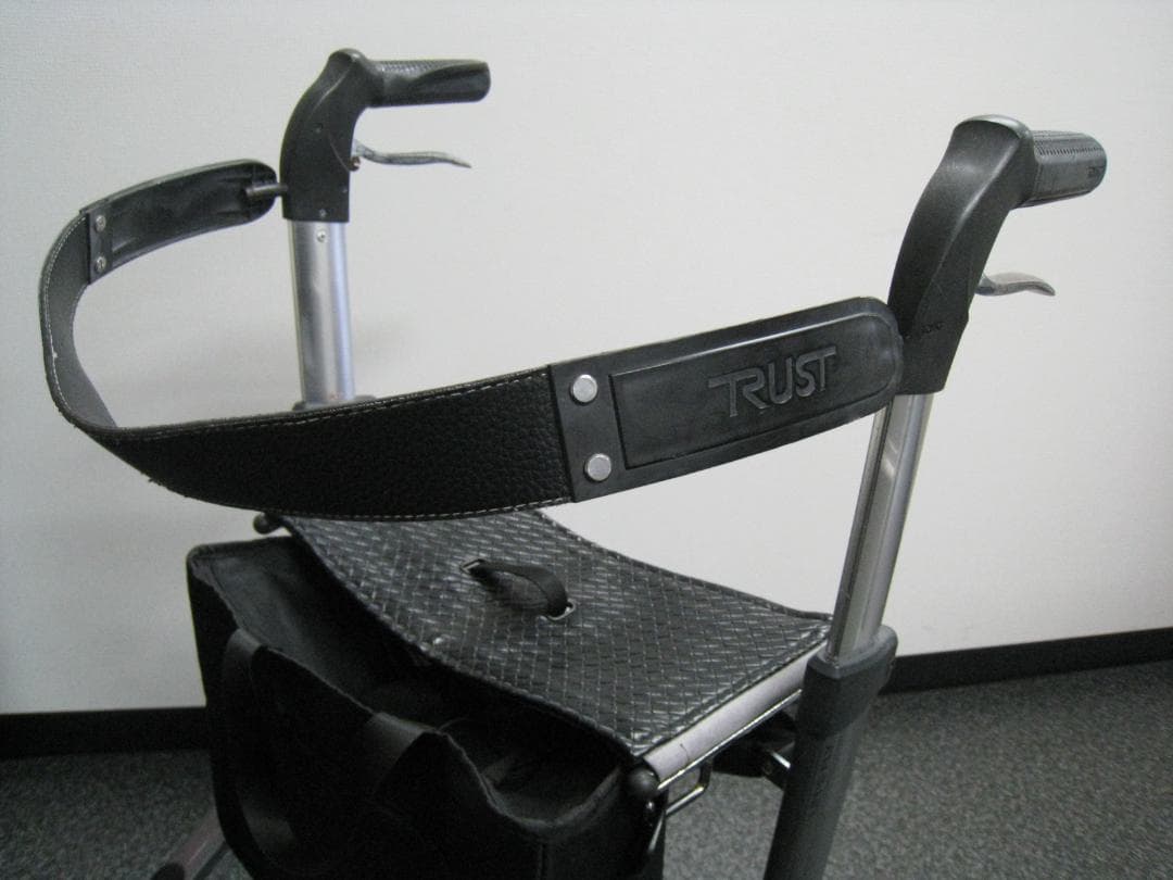 トラストケアウォーカー レッツフライ 竹虎 グレー カラー バッグ付き ①
