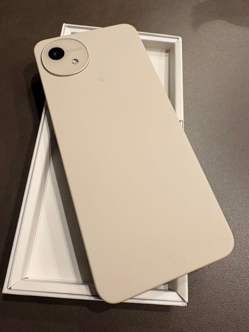 docomo AQUOS wish 4 nanoSIM ホワイト