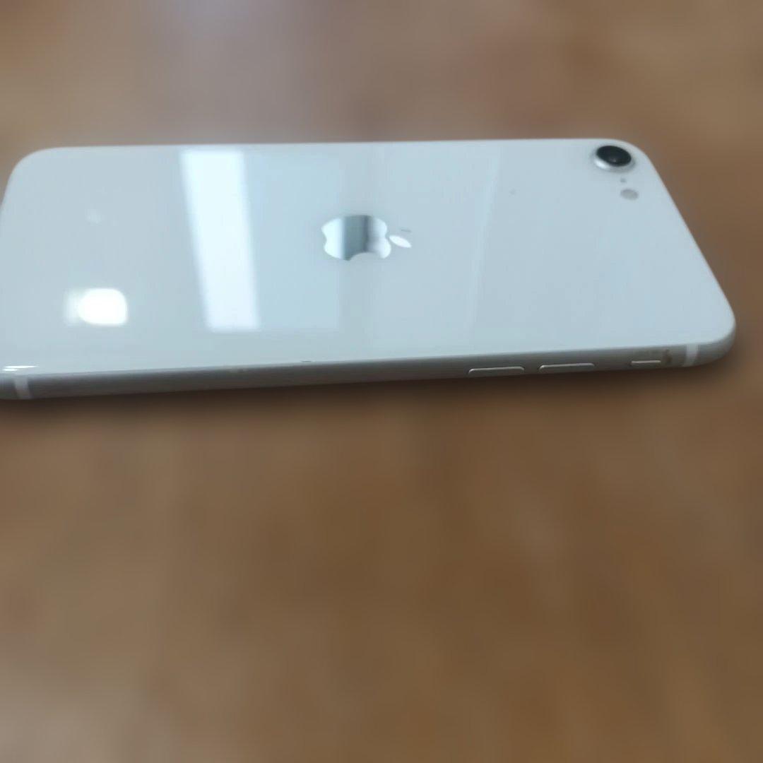 iPhone SE（第2世代） 容量：128GB カラー：ホワイト