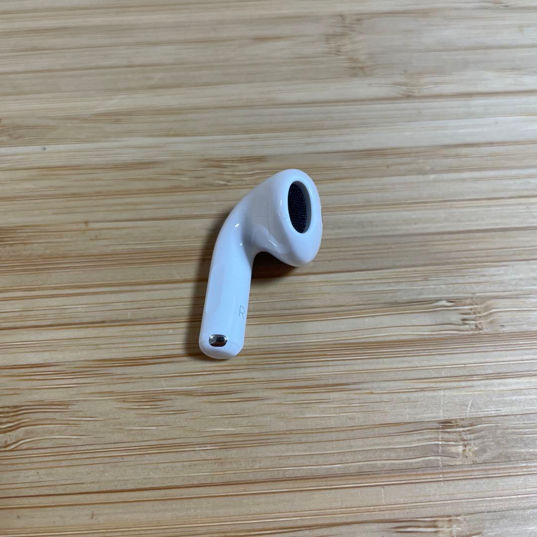 ⭐️Apple⭐️AirPods 4世代 R 右耳 ノイキャン無し A3050 ④