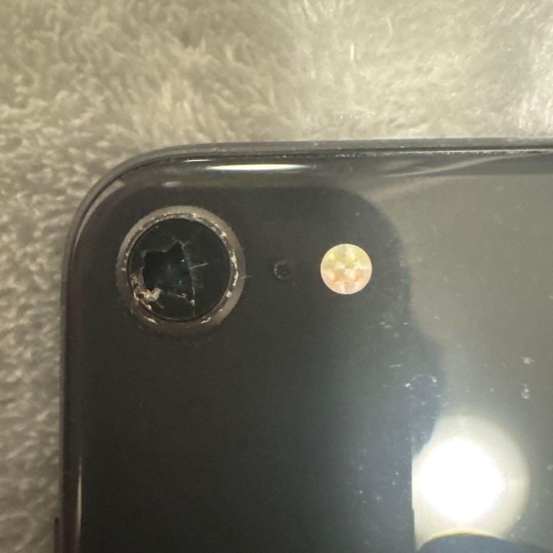 iPhone8 ブラック ひびあり
