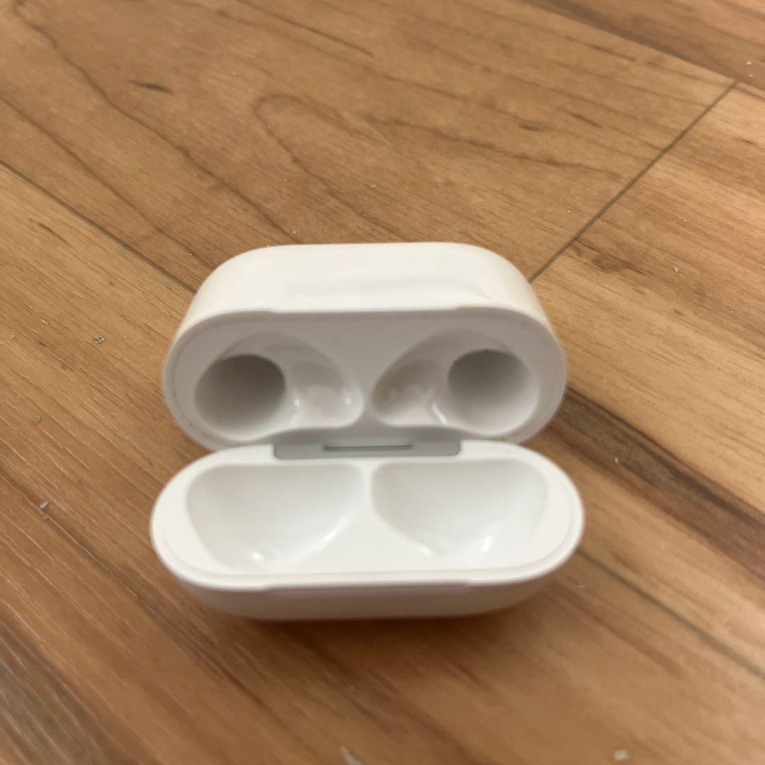 Apple AirPods 4アクティブノイズキャンセリング搭載