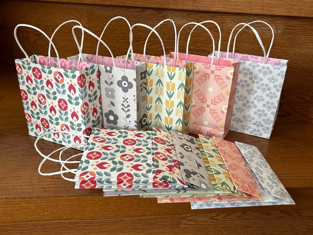 ☆ミニ紙袋【スカンジナビア柄】大きめサイズ　折り紙　ハンドメイド
