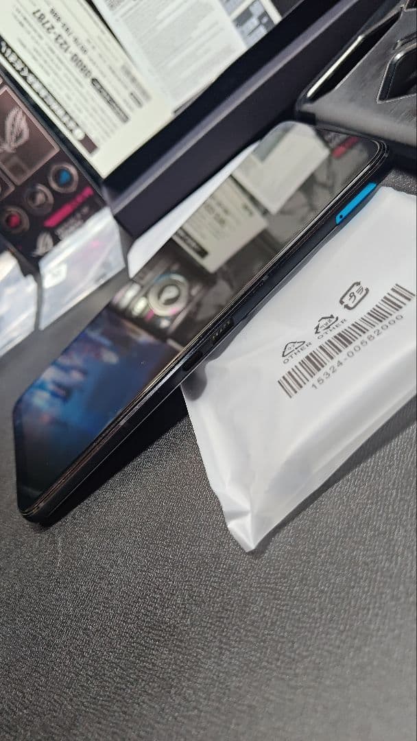 ​【ジャンク/特典完備】ROG Phone 5 Ultimate RAM18GB
