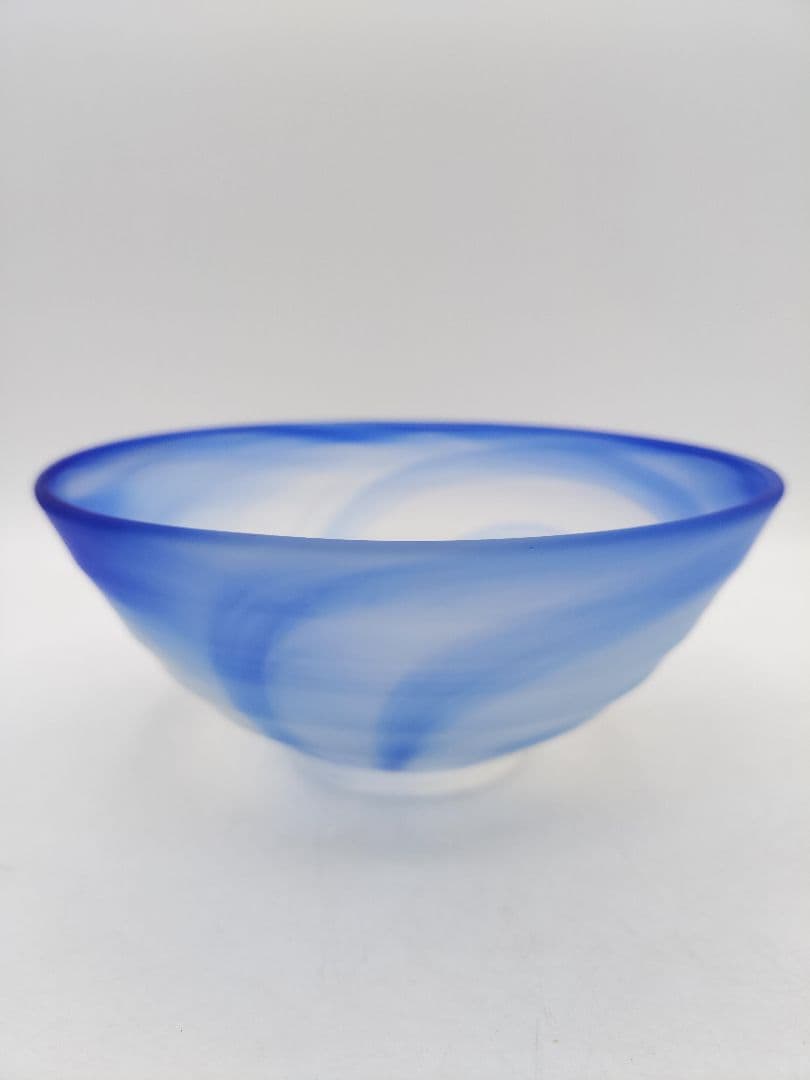 d047【未使用】茶碗 ガラス 義山　ブルー　岡本寛 木箱 茶道具