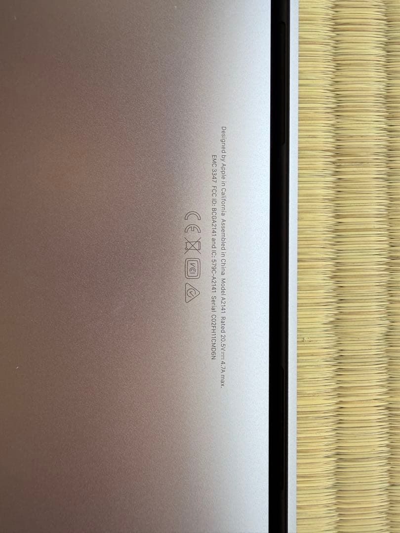 MacBook Pro i9 2019 美品 充放電回数：18回