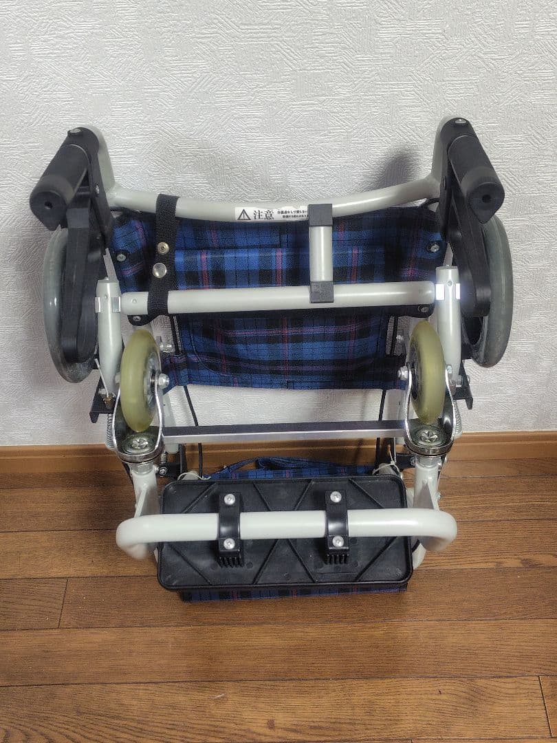 折りたたみ介助用車椅子