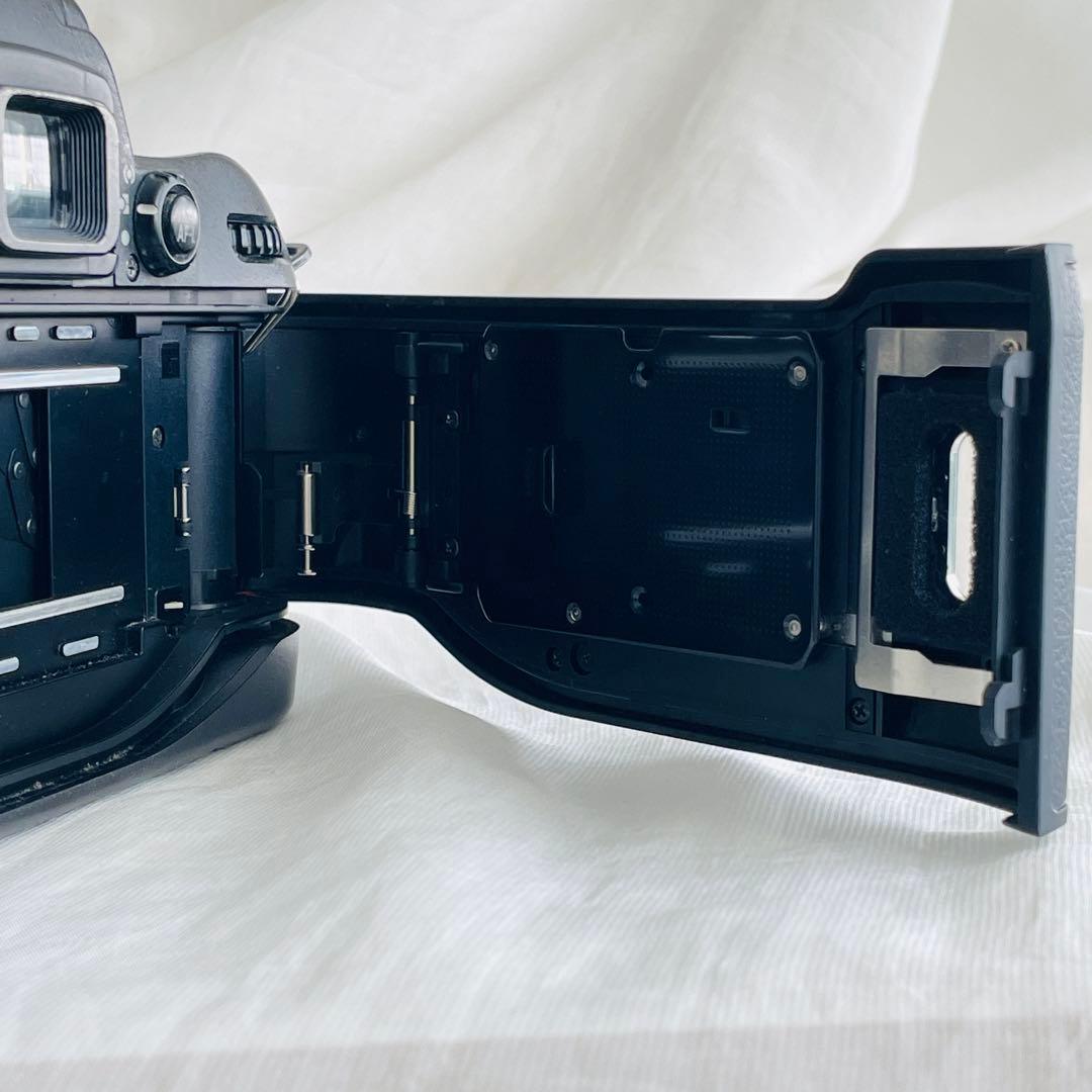 Nikon F80 フィルム一眼レフカメラ　ボディ　動作確認済み　電池入り　美品