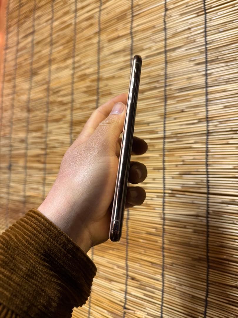 美品IPhone XSMAX ゴールド512GB シムフリー