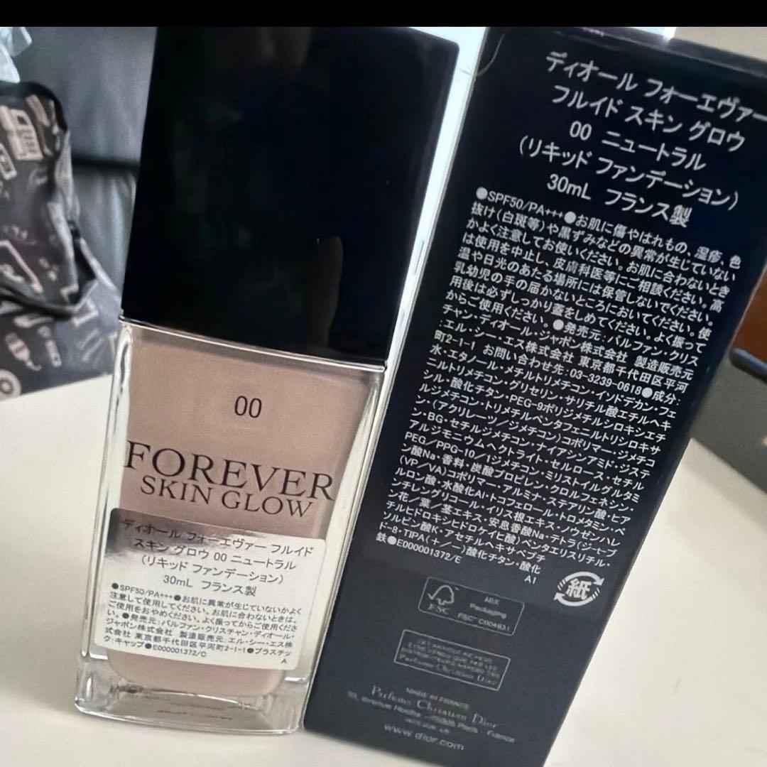 ディオール　フォーエヴァーフルイドスキングロウ　00