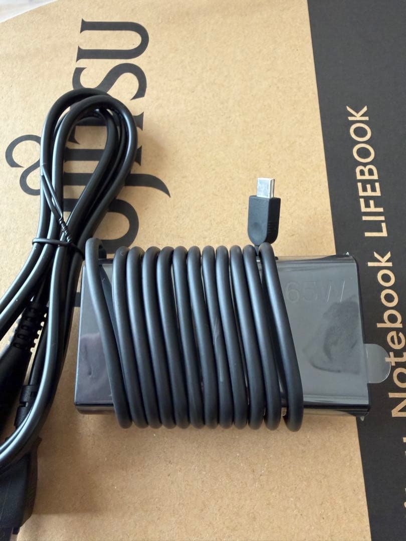 新品未使用 保証1年 LIFEBOOK UH08/G3 i5 256GB 日大推