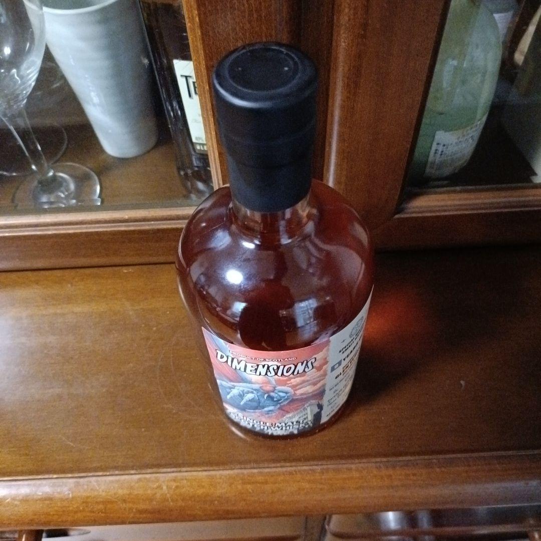 DIMENSIONS 9年 シングルモルトウイスキー 700ml