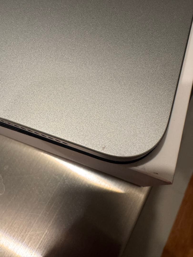 Apple iPad (第10世代) シルバー 本体　中古品