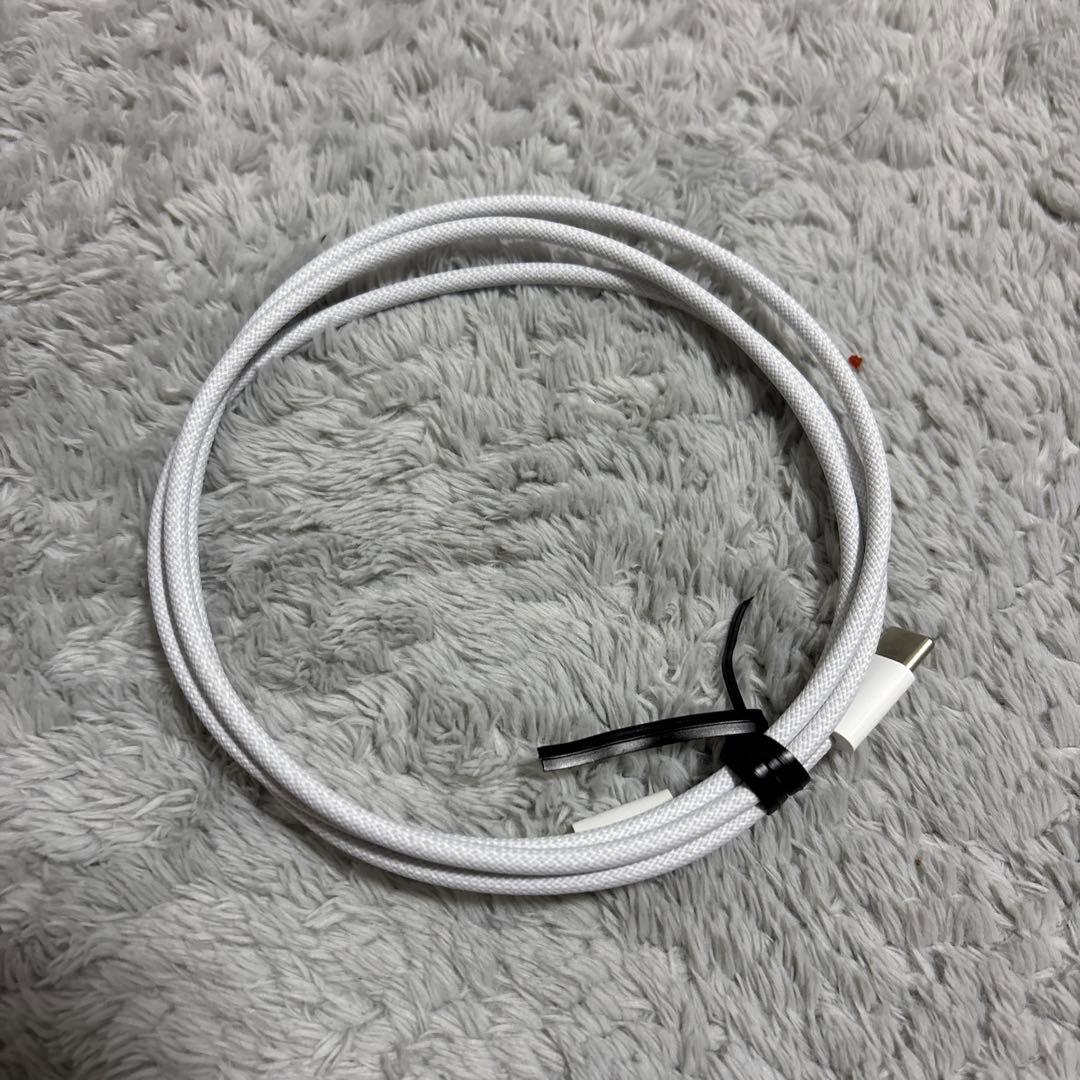Apple 140W USB-C電源アダプタ A2452