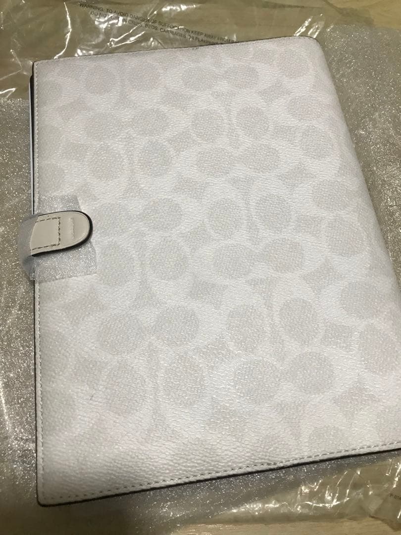 新品未使用⭐︎COACH ホワイトレザーノートカバー