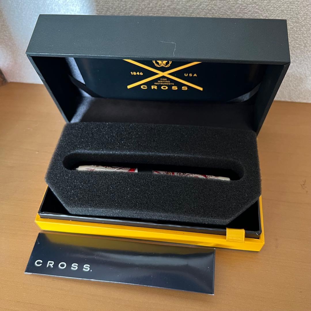 《未使用品》　CROSS 万年筆　ボタニカ　レッド・ホワイト　レディース　箱あり