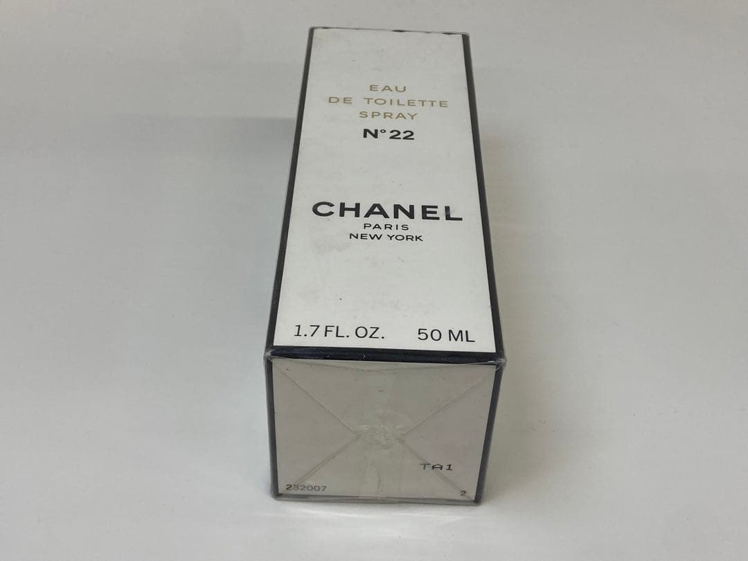CHANEL Eau de Toilette Spray N°22 50mL