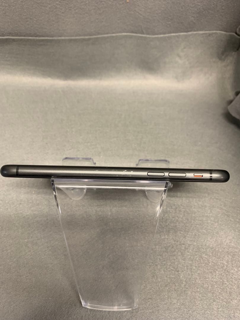 超美品　国内版　SIMフリー　iPhone 11 128GB ブラック色