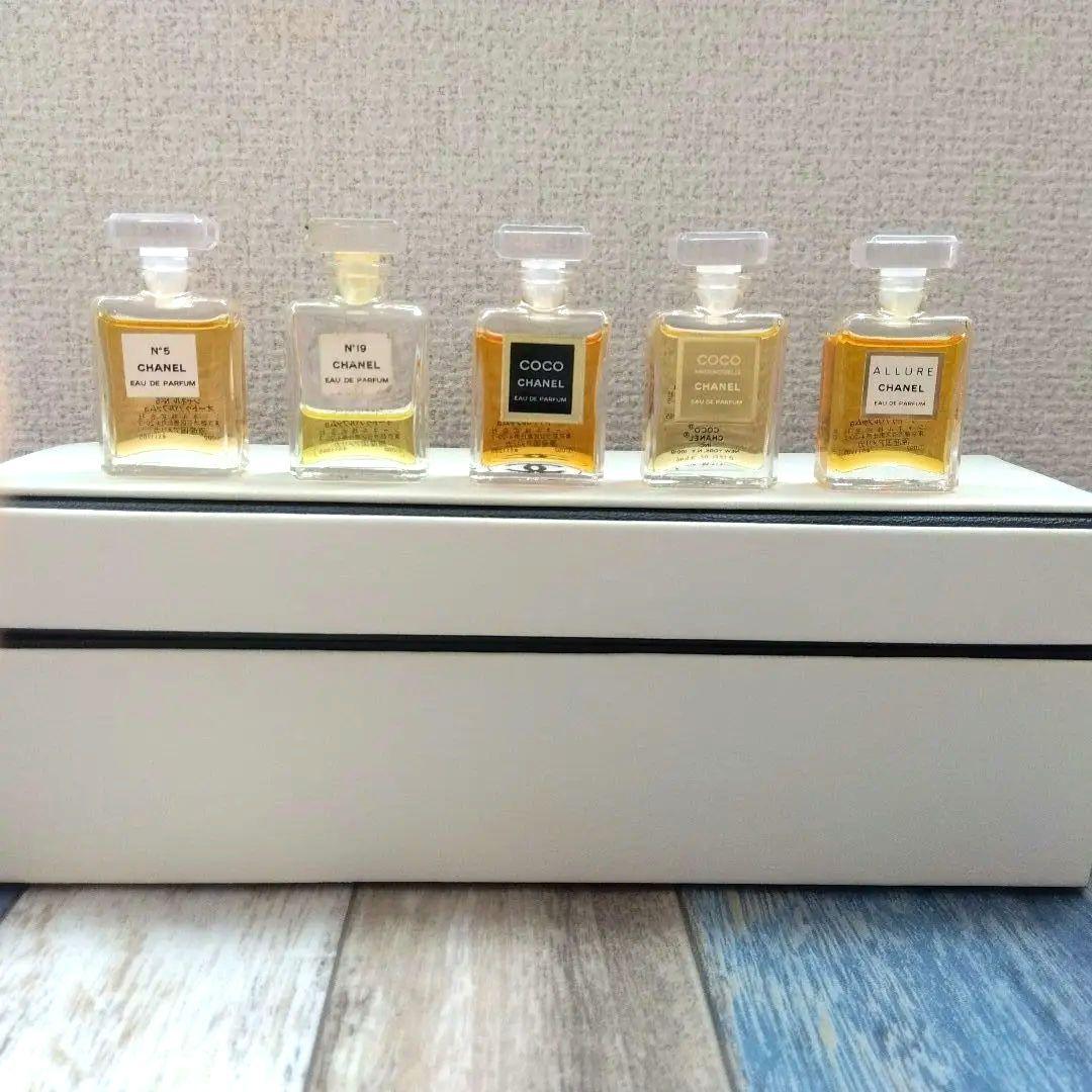 【中古】CHANEL　ミニ香水セット(5本入り/限定品)