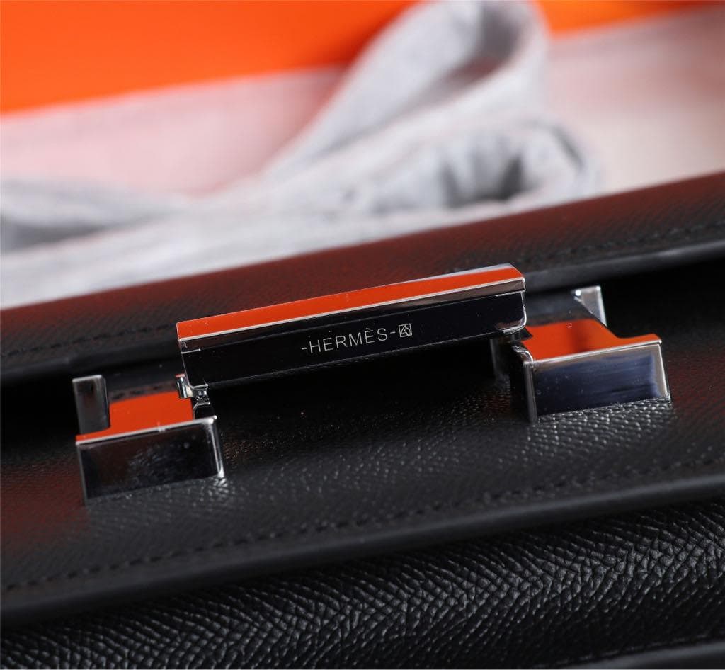 HERMES コンスタンススリム　ブラック　シルバー金具