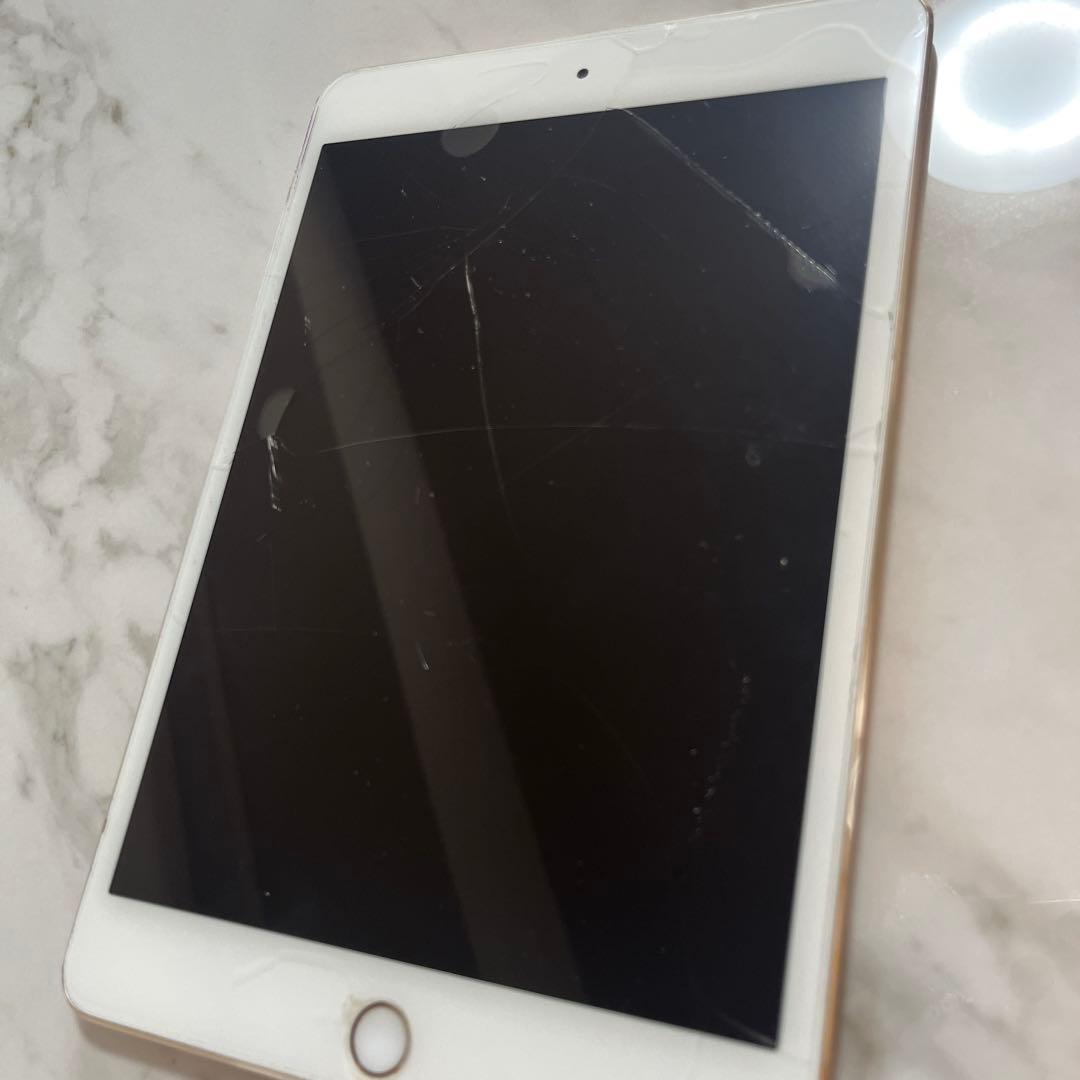 iPad本体 ホワイト ひび割れあり　128G