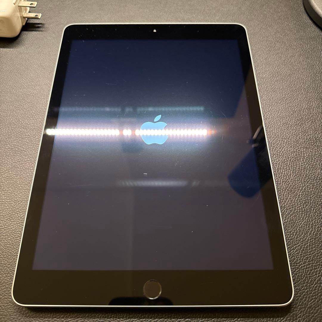 Apple iPad 第5世代（2017） 充電器・イヤフォン付き