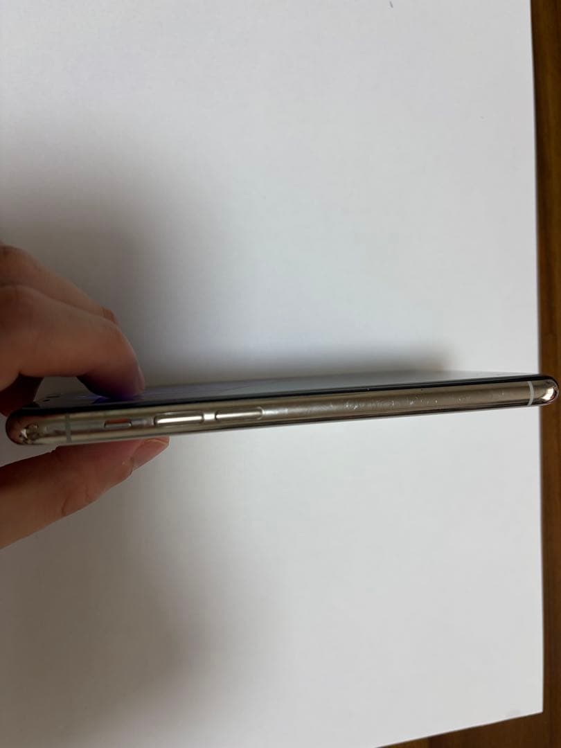 Apple iPhone 11 シルバー 本体