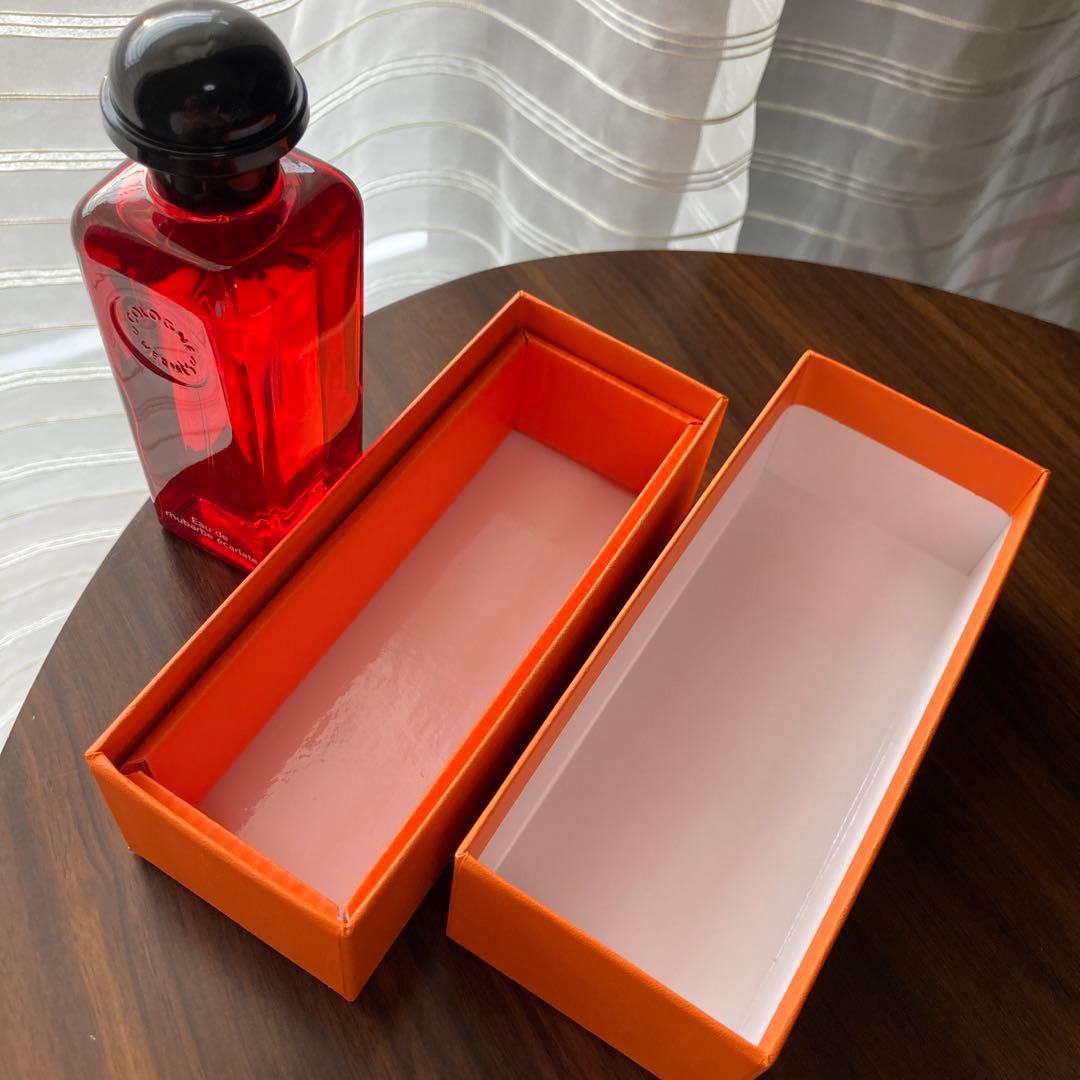 香水(女性用) HERMES Eau de rhubarbe ecarlate 100ml