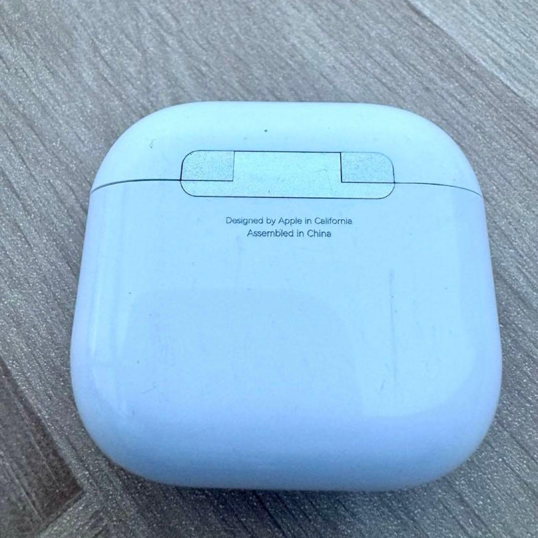 Apple AirPods 4 【アクティブノイズキャンセリング搭載タイプ】