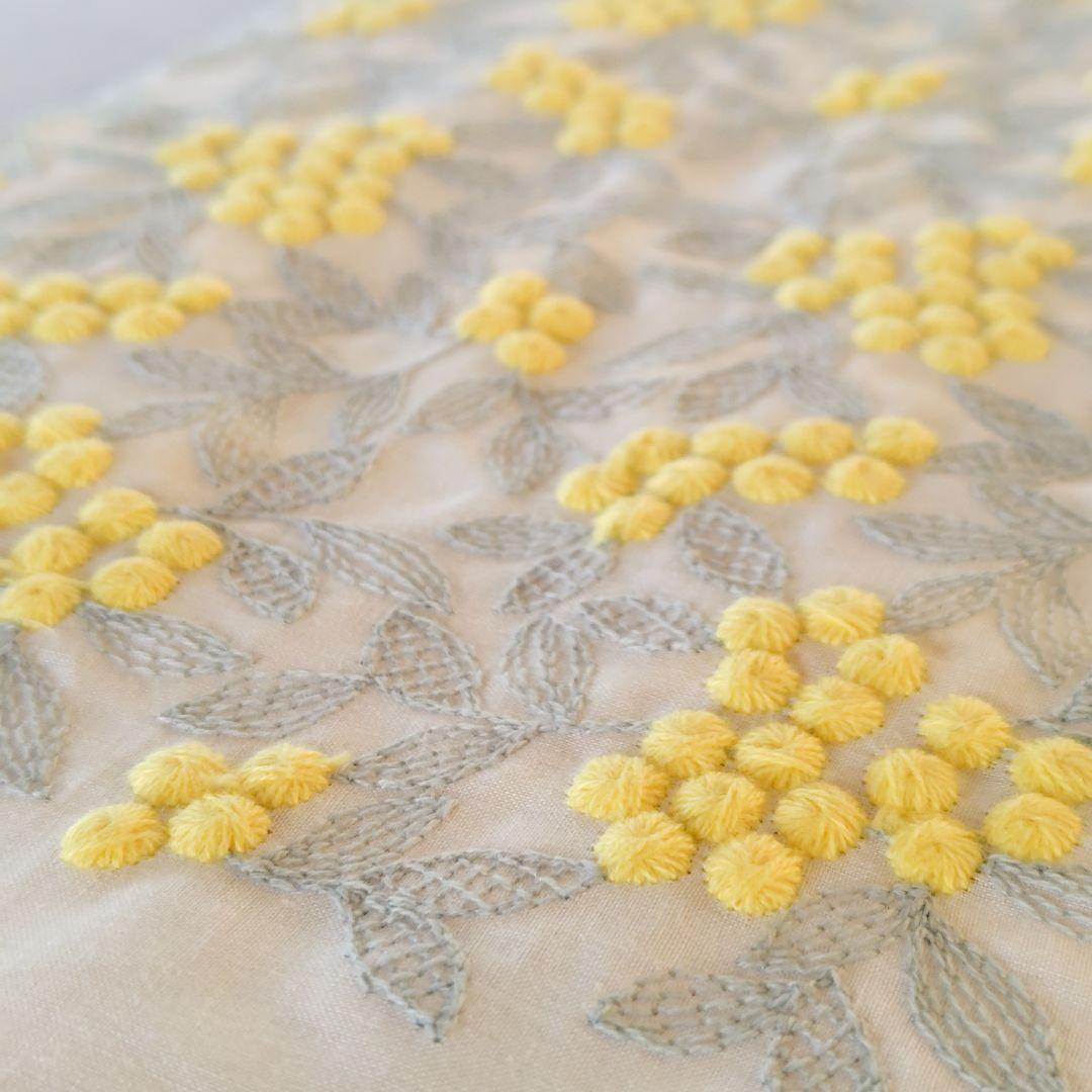 【ぷっくりミモザ】ホワイト・刺繍半衿と帯揚げのセット