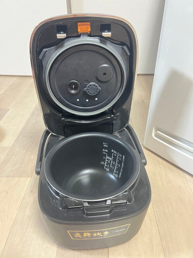 象印 炎舞炊き 圧力IH炊飯ジャーNW-PS10 22年製　黒