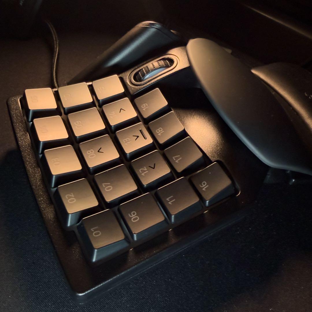 Razer TARTARUS V2 メカメンブレンキーボード