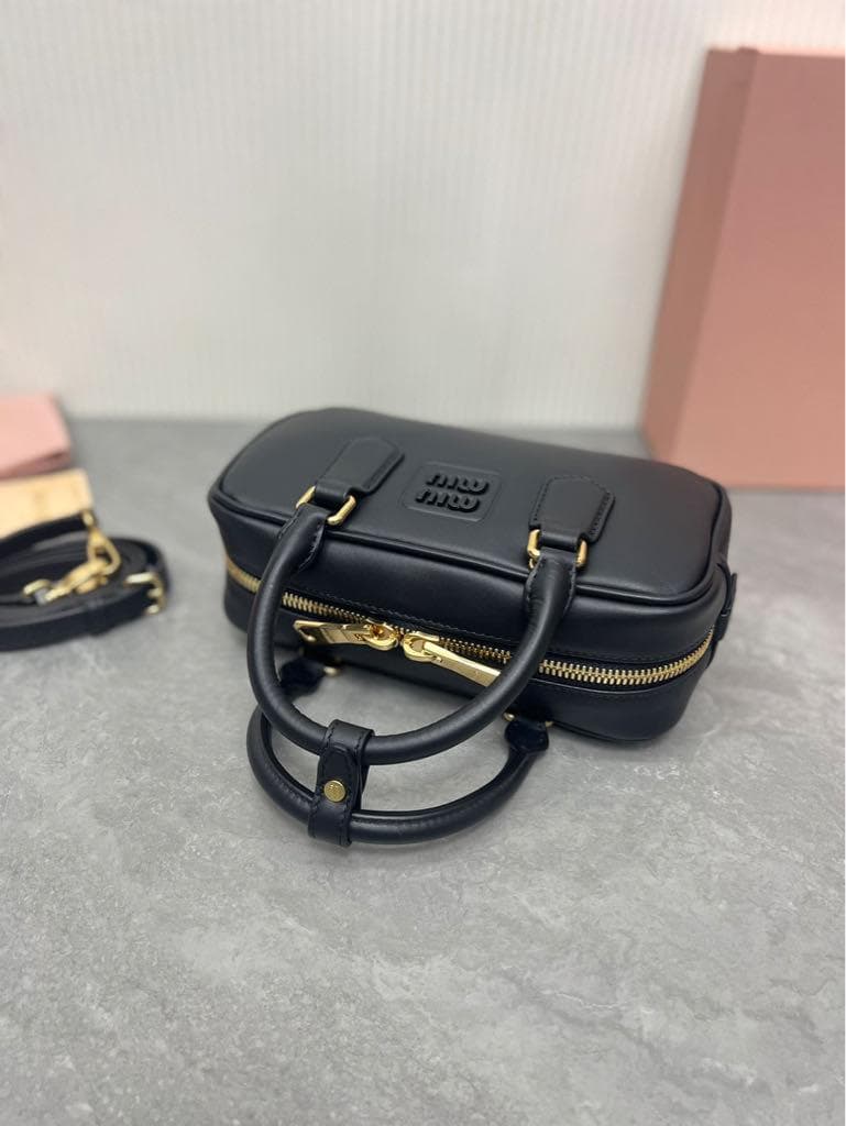MIU MIU ミニボストンバッグ 2WAY ハンドバッグ ブラック