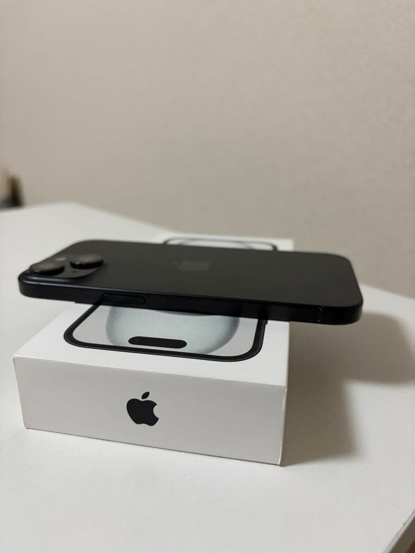 Apple iPhone 15 ブラック 128GB 本体