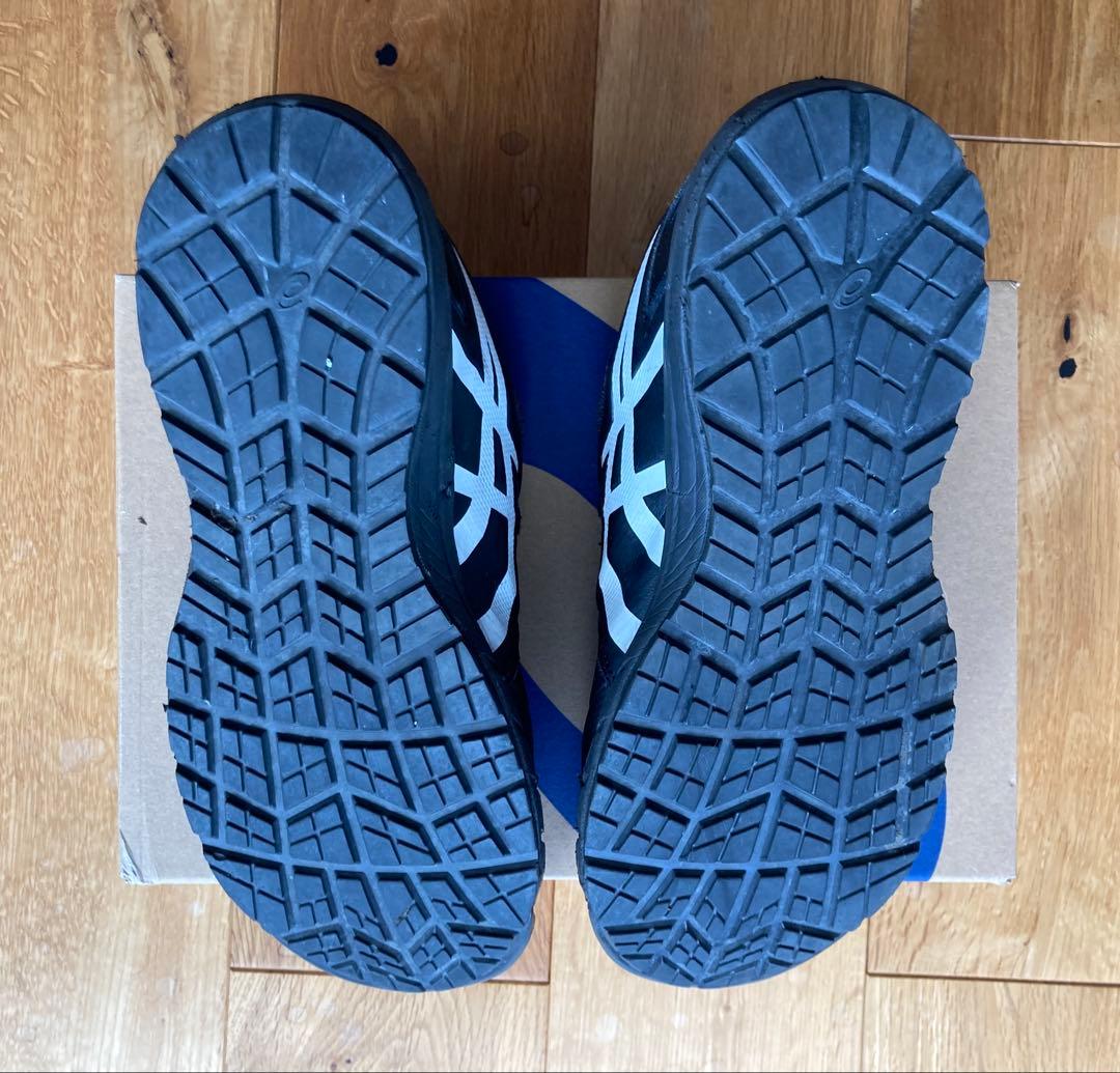【美品】アシックスWINJOB CP113 安全靴