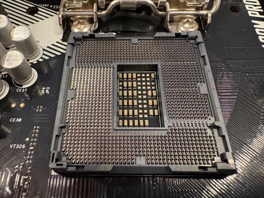 ASRock B460M PRO4 マザーボード