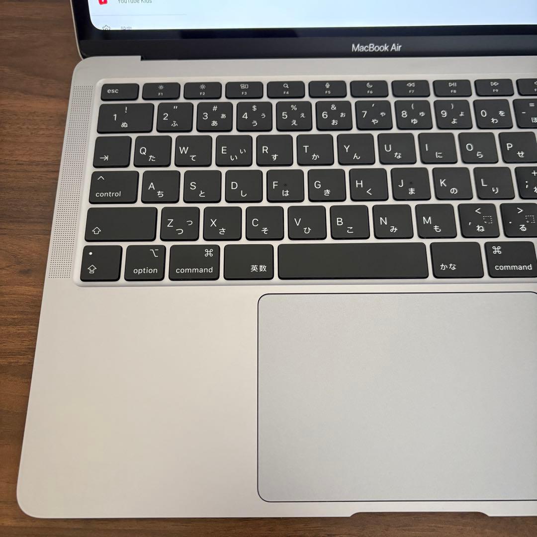 M1 MacBook Air 13インチ 256GB/CPU8/GPU7/8GB