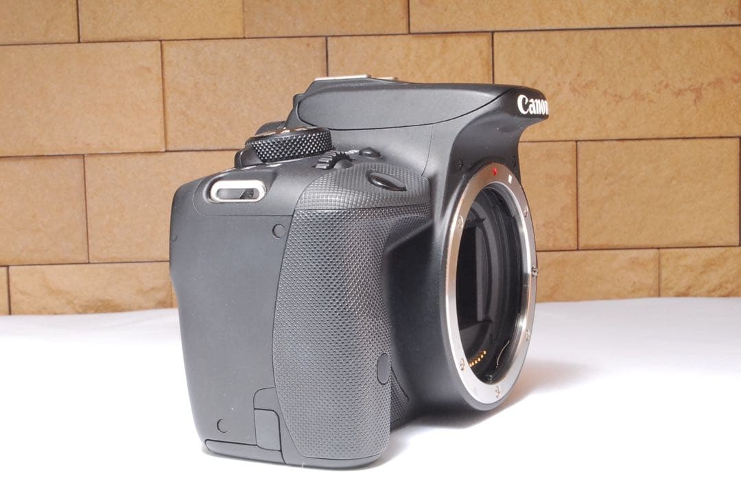 Canon EOS kiss X7 レンズキット カメラケース付き タッチパネル