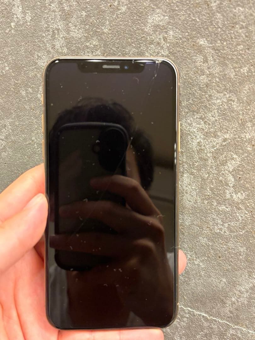 iPhoneXS 256GB ゴールド SIMフリー 82%