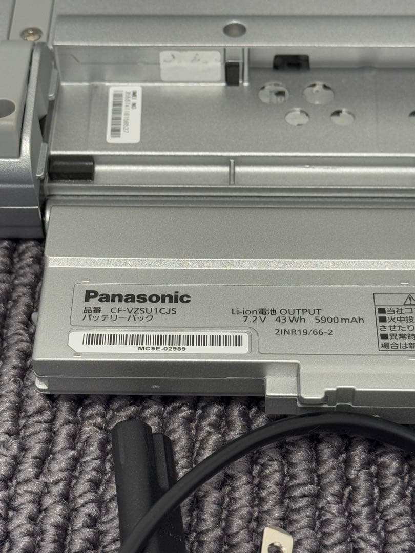 【美品】わずか3200時間稼働1TBSSD換装CF-SV1RFLVS LTE付き