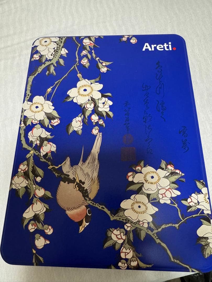 Areti 毛穴吸引器+美顔器 本体と付属品