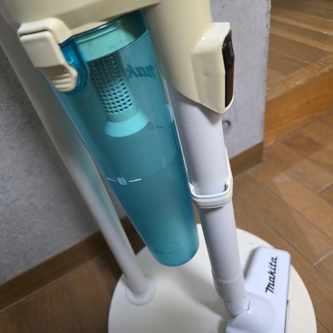 マキタ 18V充電式クリーナ(紙パック式)CL282FDZCW(本体のみ)