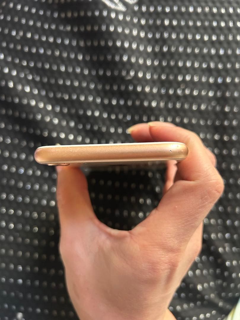 Apple iPhone 8 ゴールド 本体のみ