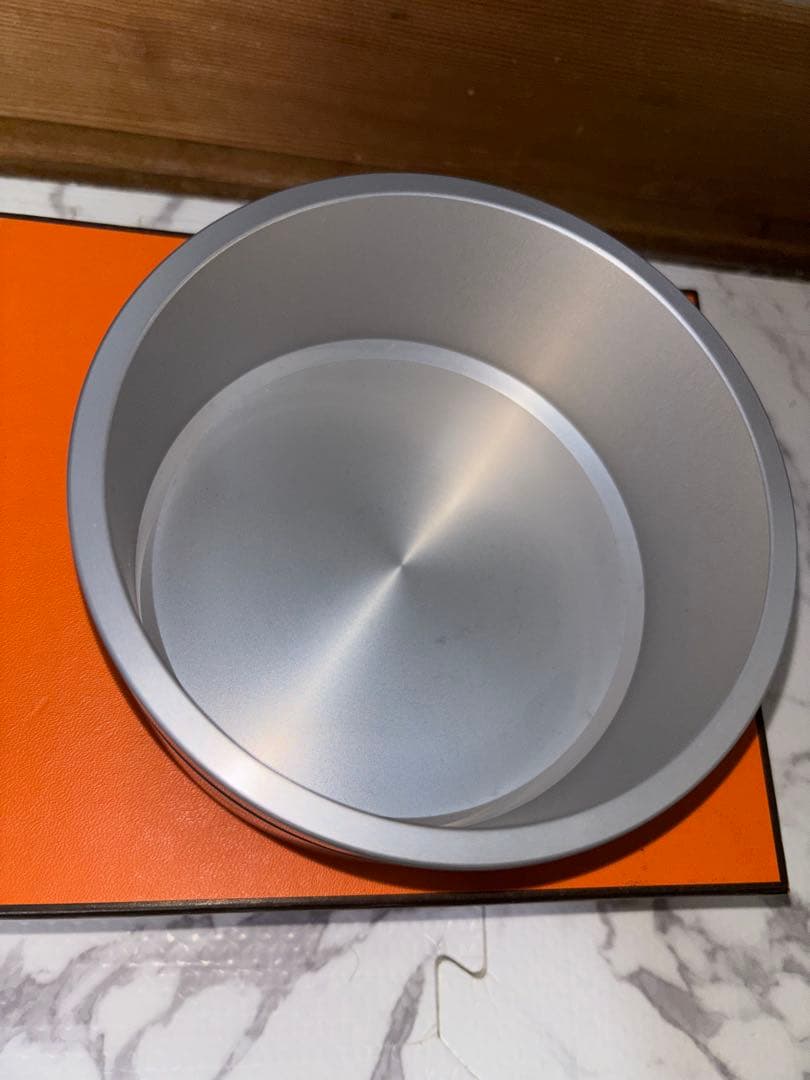 HERMES エルメス　アルミ製フードボール 専用ボックス付き