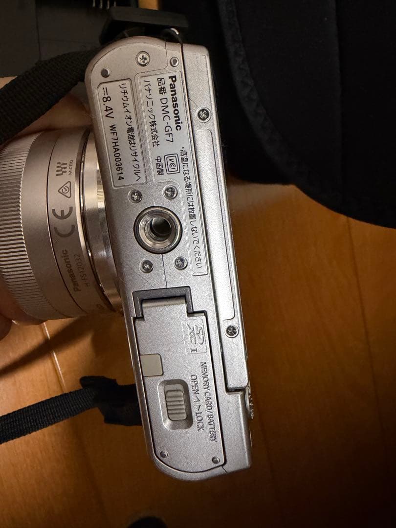 Panasonic DMC-GF7 ミラーレス一眼