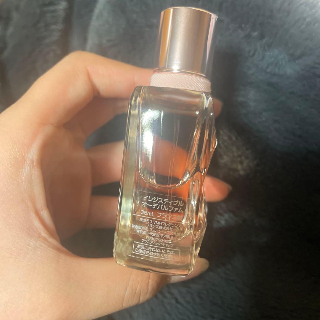 GIVENCHY イレジスティブルオーデパルファム