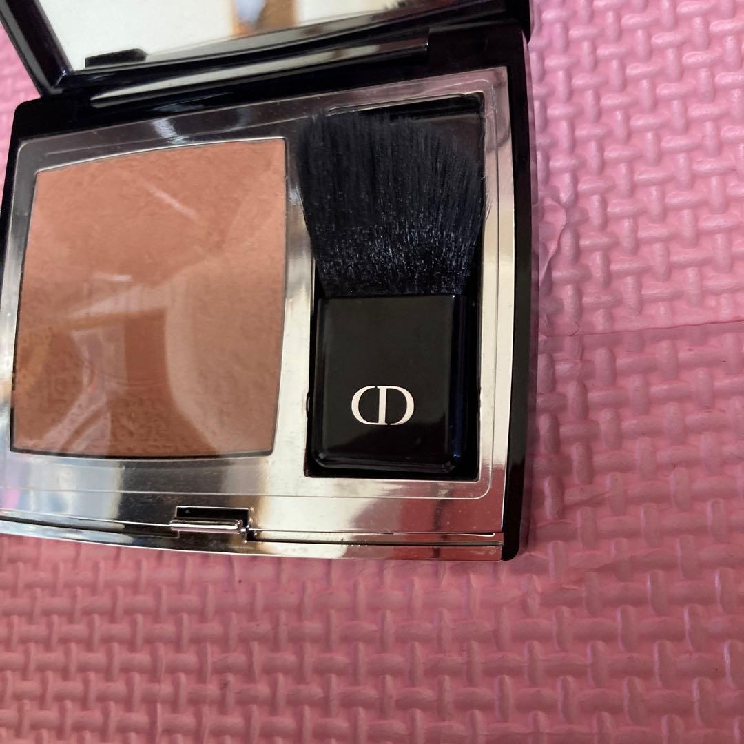 Dior チーク　211