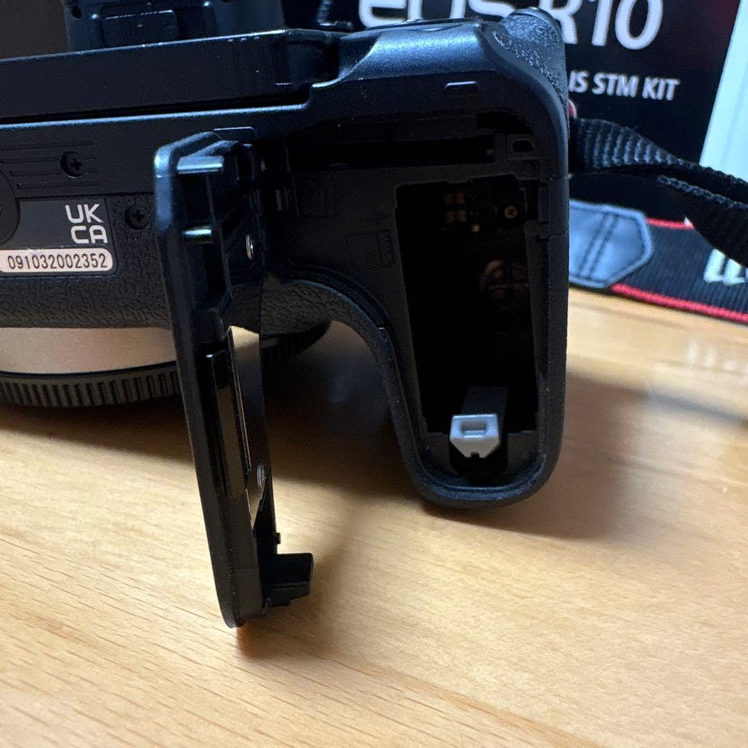 EOSR10,RF-S18-150mm,純正バッテリ×4,カメラケースフィルタ付