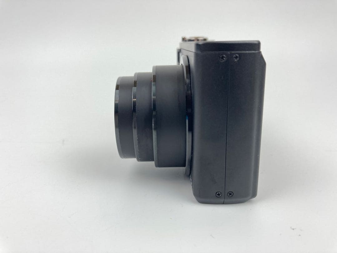 【極美品】RICOH デジカメ R8 ブラック R8BK