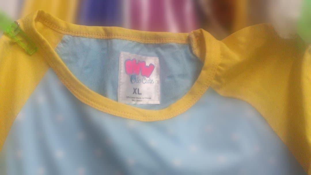 XL サイズ　つなぎ パジャマ 　ロンパース　水色に白水玉柄　お尻にキリン柄